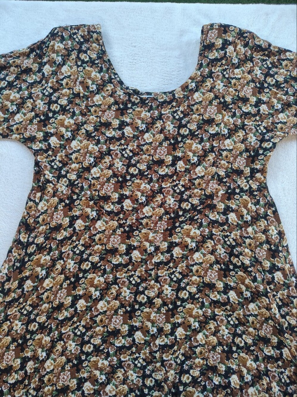 Beautiful Vintage Floral Scoop Neck dress in Black and Brown by Chorus Line